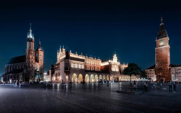 Kraków nocą